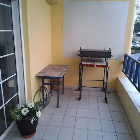 Family House شقة *
