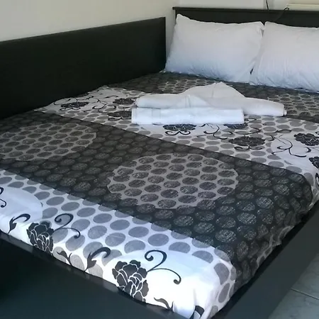 Family House شقة كافالا